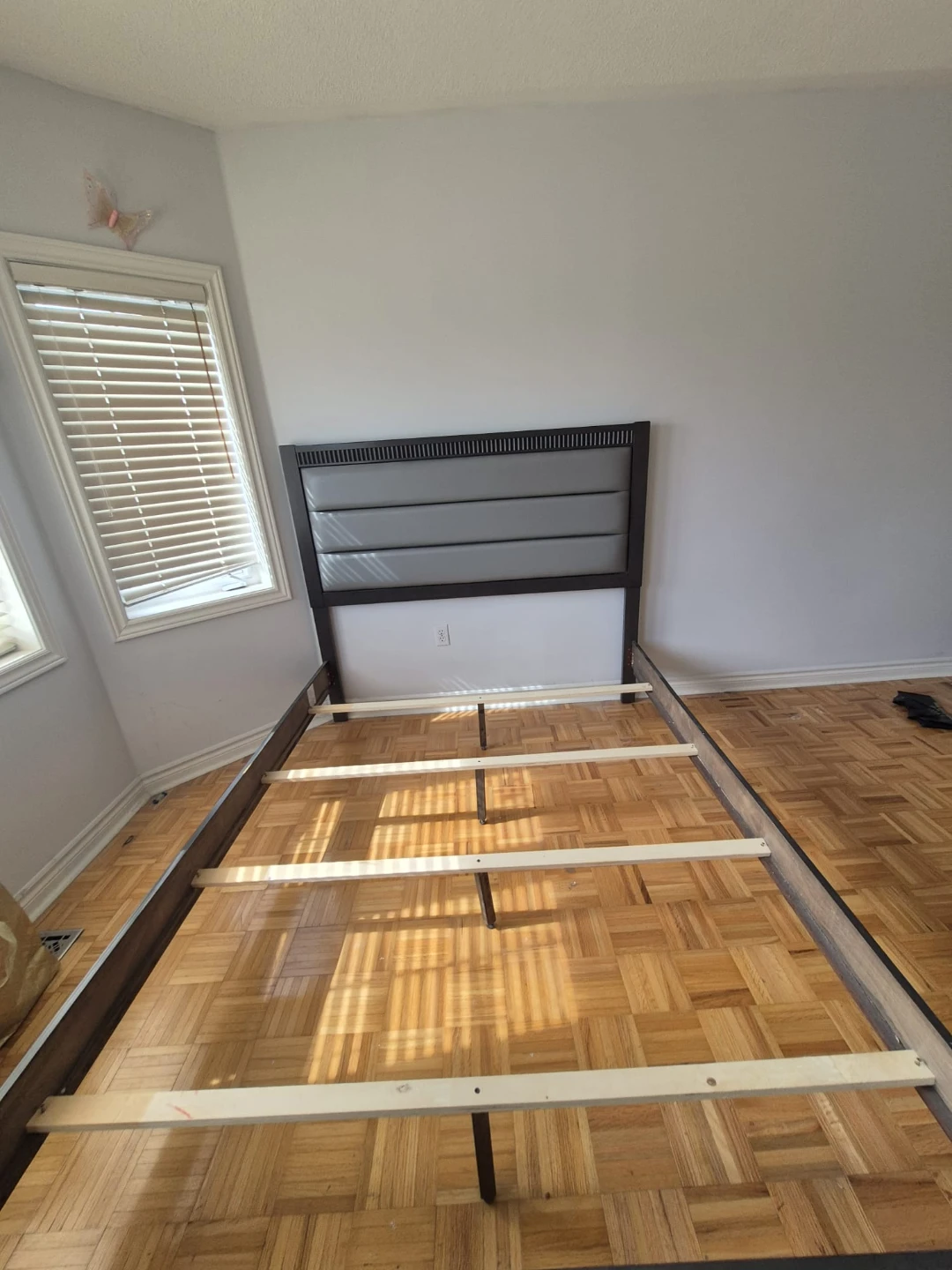 Modern Queen Size Bed Frame - photo 2