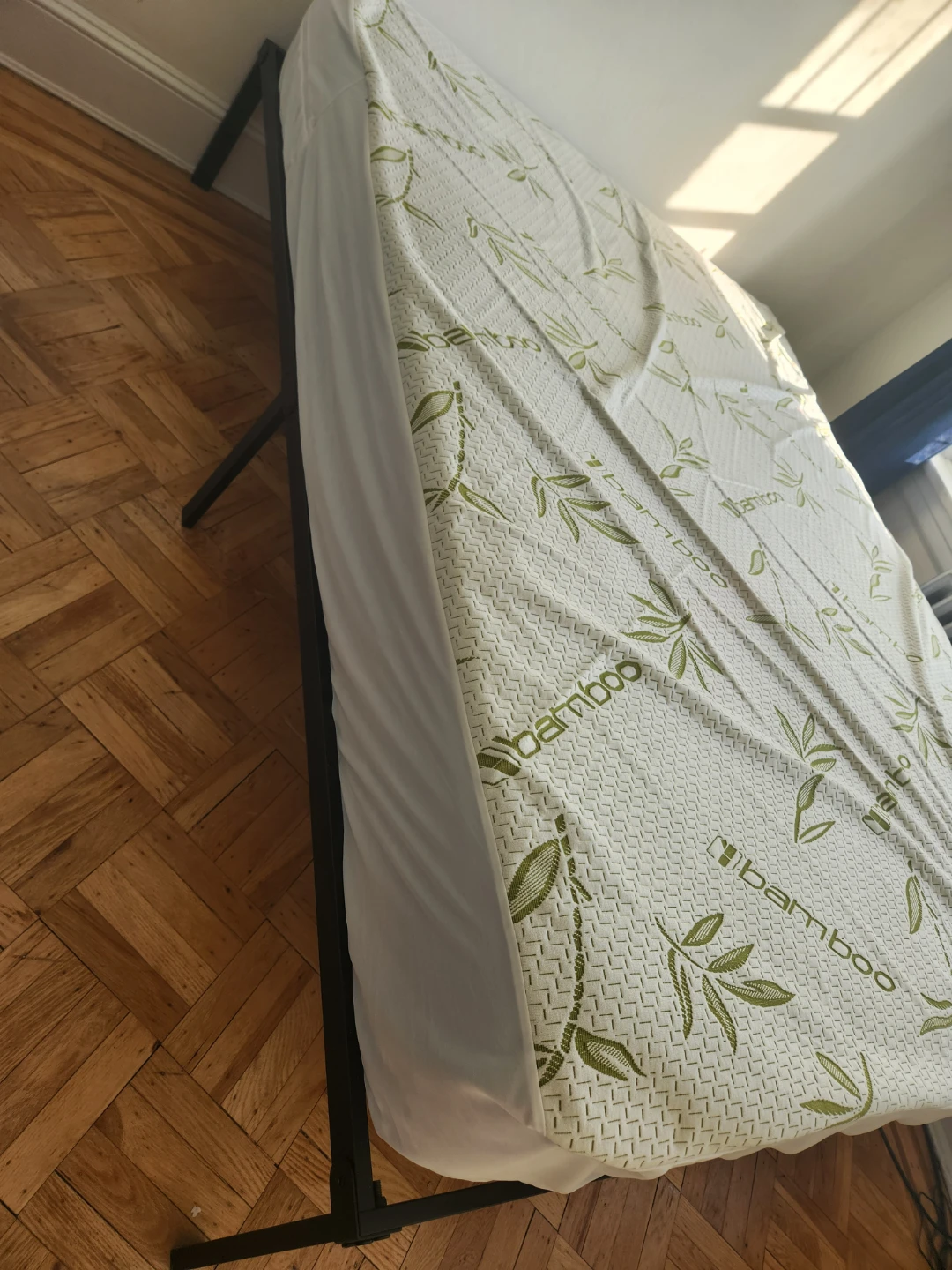 Queen size bed frame with mattress excellent condition - photo 2