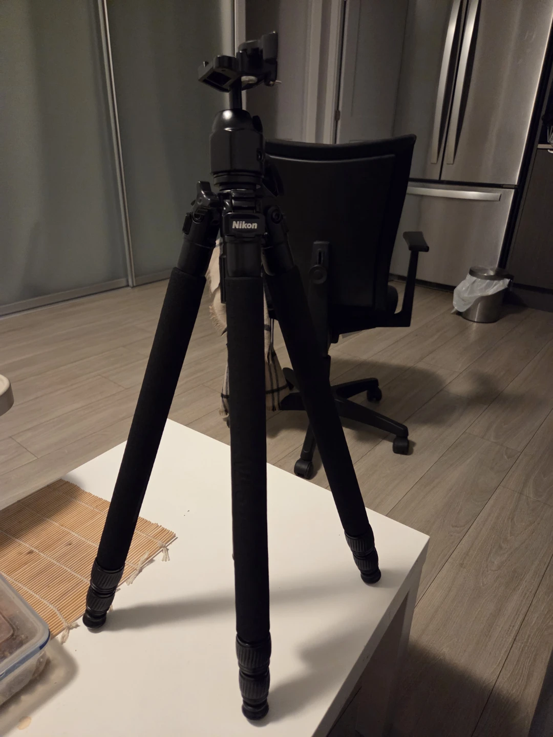 Nikon Camera Tripod - photo 4