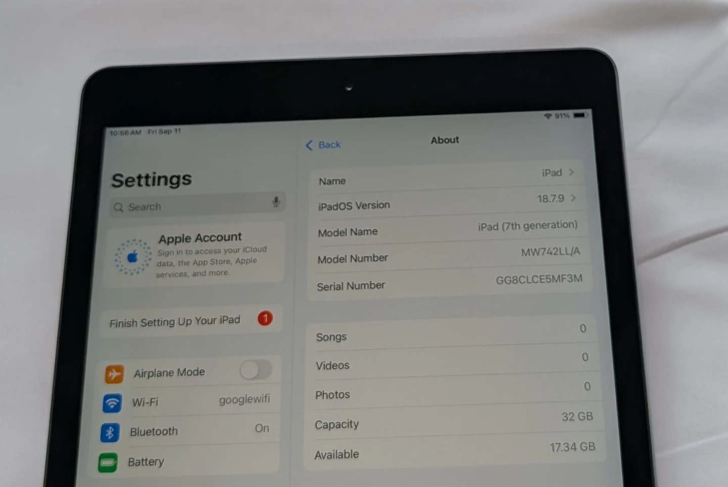 Very Nice APPLE iPad 7 10.2 inch 32GB WIFI TABLET - photo 2