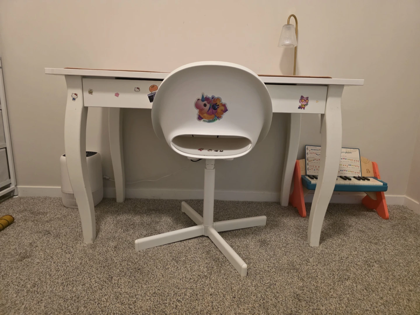 Kids desk with swivel chair - photo 2