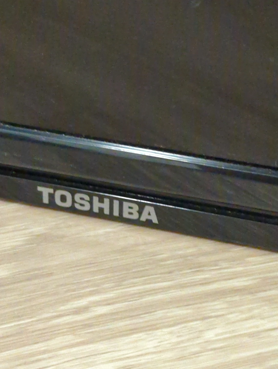 Toshiba 40L310U 40-inch LED Television - photo 2