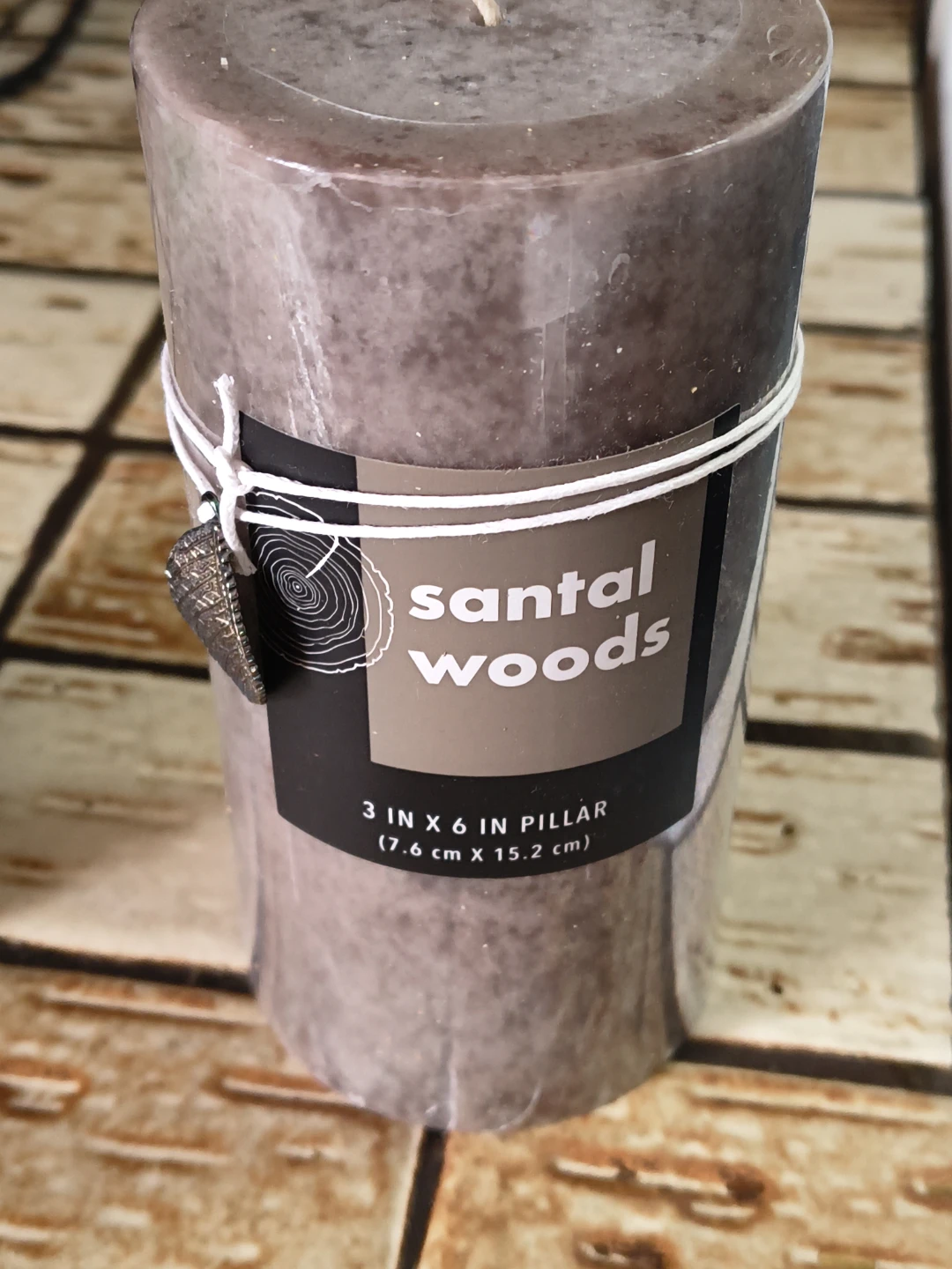 Two Alaura Candles: Aloe & Yuzu and Santal Woods - photo 3