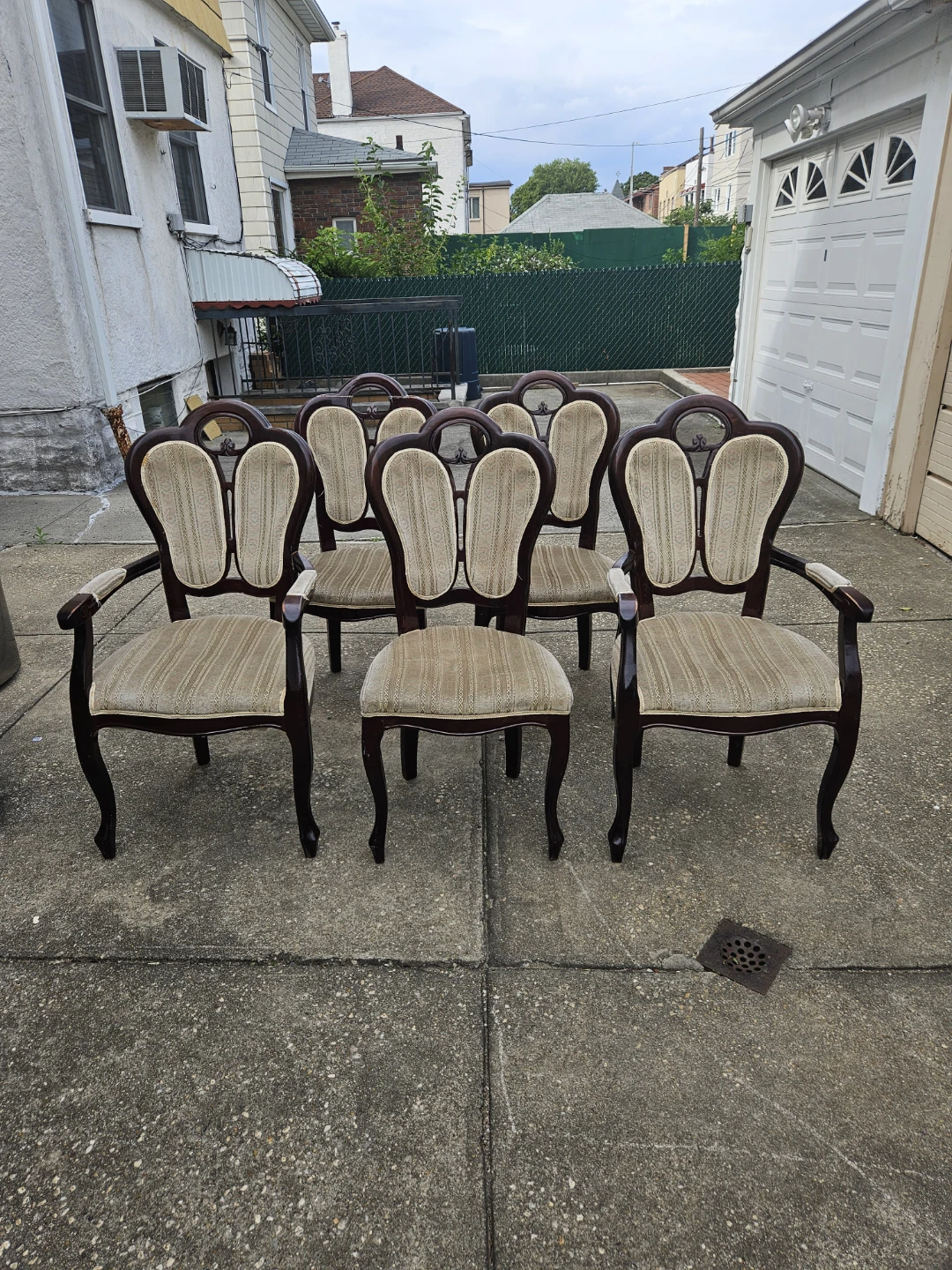5 Chairs