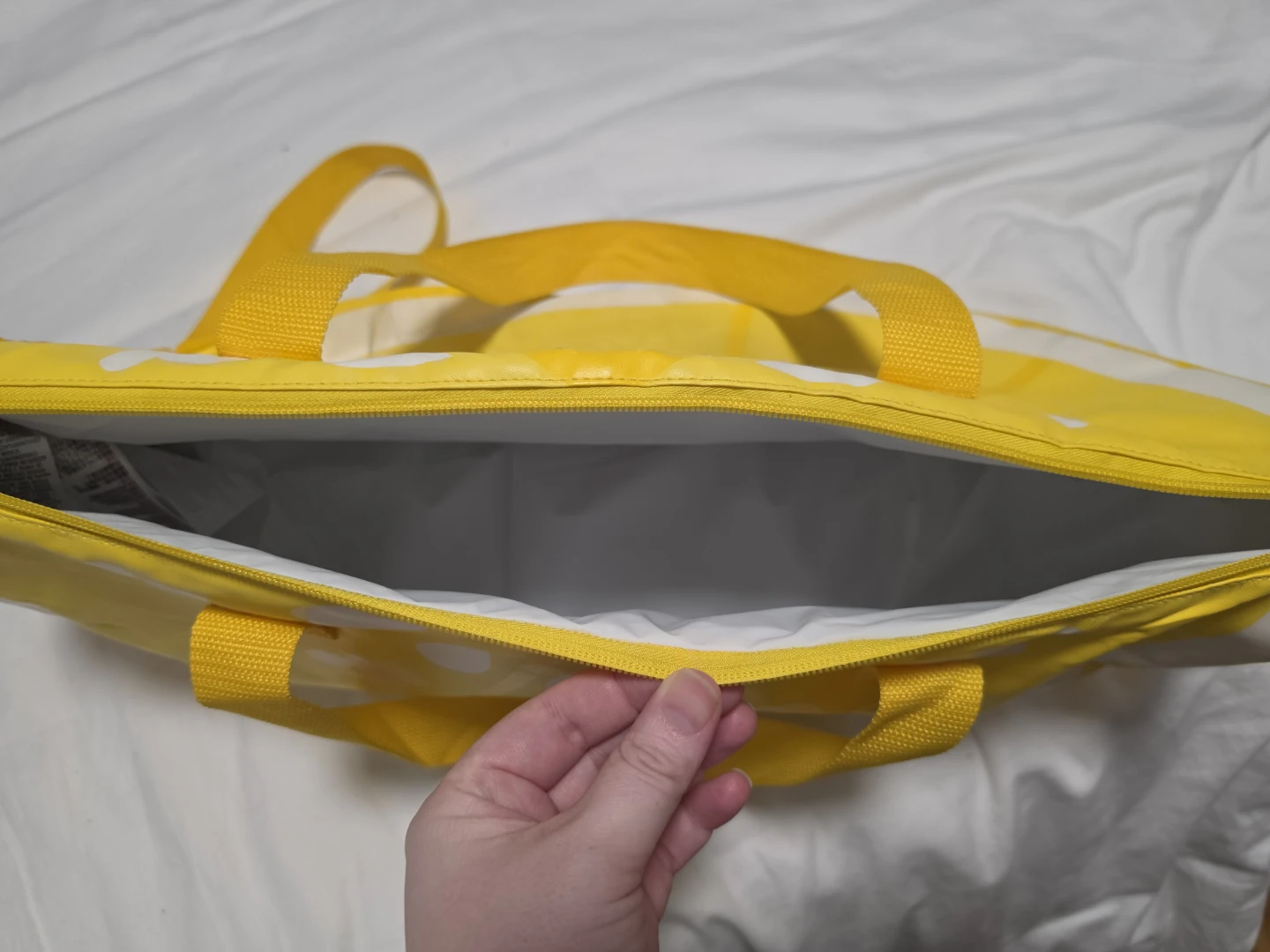 Disney Store 2018 Lemon Wedge Mickey Mouse Cooler Bag 20" - photo 3