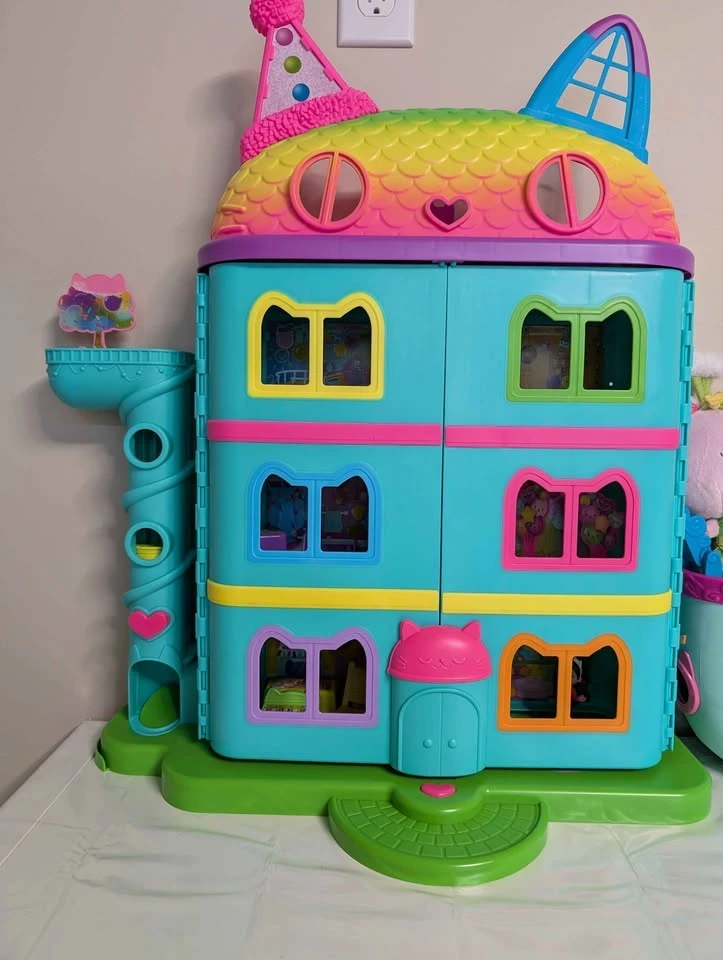 Gabby's Dollhouse Celebration Playset - like new - photo 2