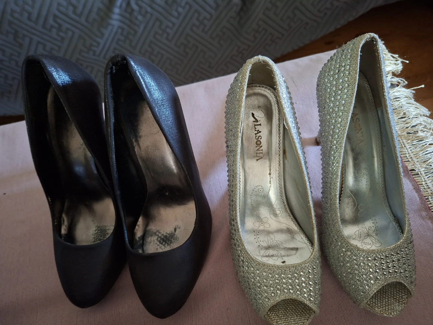 La Sonia Sparkly Heels & Black Pumps - photo 2