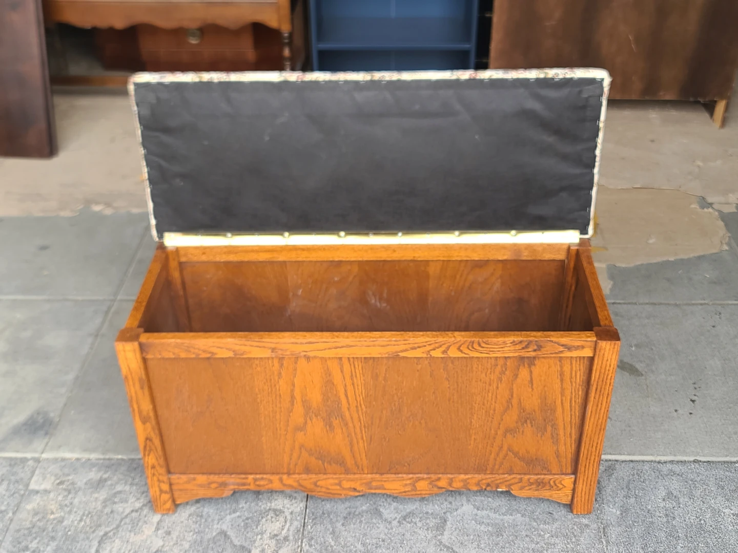 Oak Storage Bench with Floral Upholstered Seat - photo 4