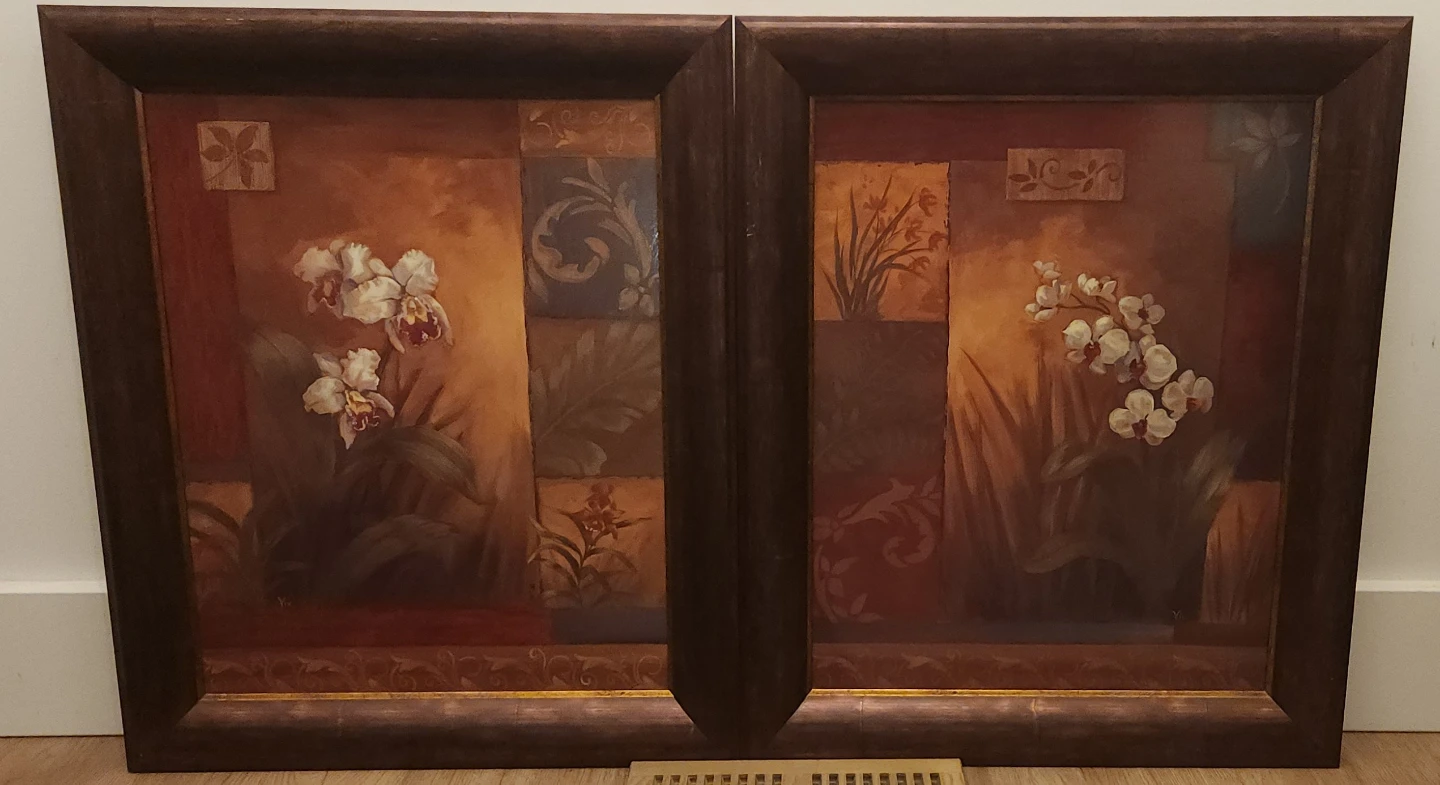 Decor - Set of Two Framed Pictures of Irises