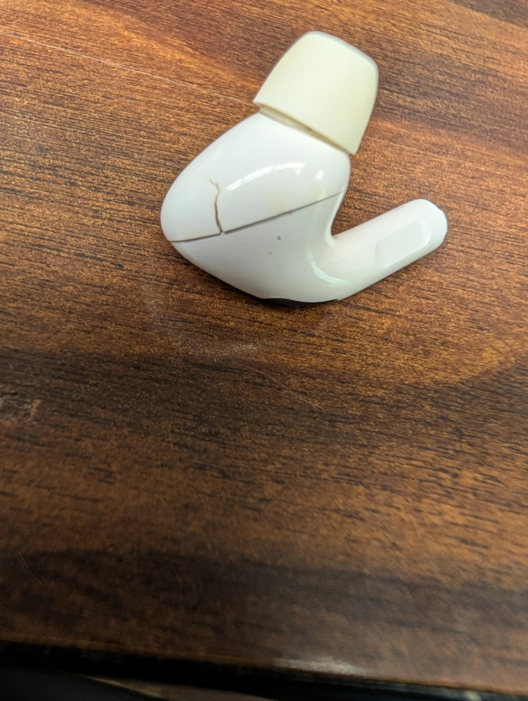 Apple AirPods Pro Gen1 Wireless Charging Case - photo 4