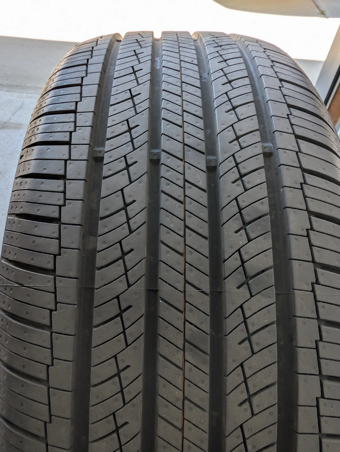 Nexen Roadian GTX Tires - 255/45R20 105V XL - Take-offs - photo 3