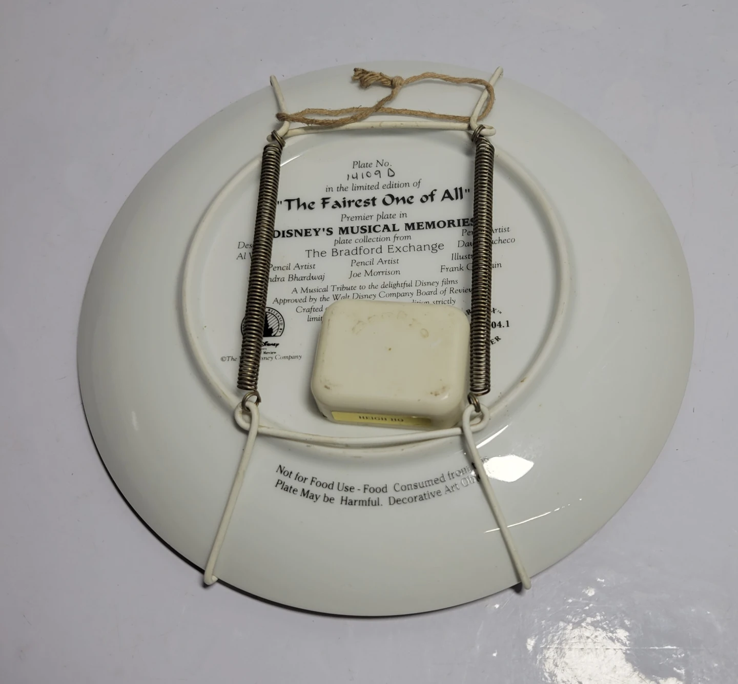The Bradford Exchange Snow White Decorative Musical Plate - photo 3