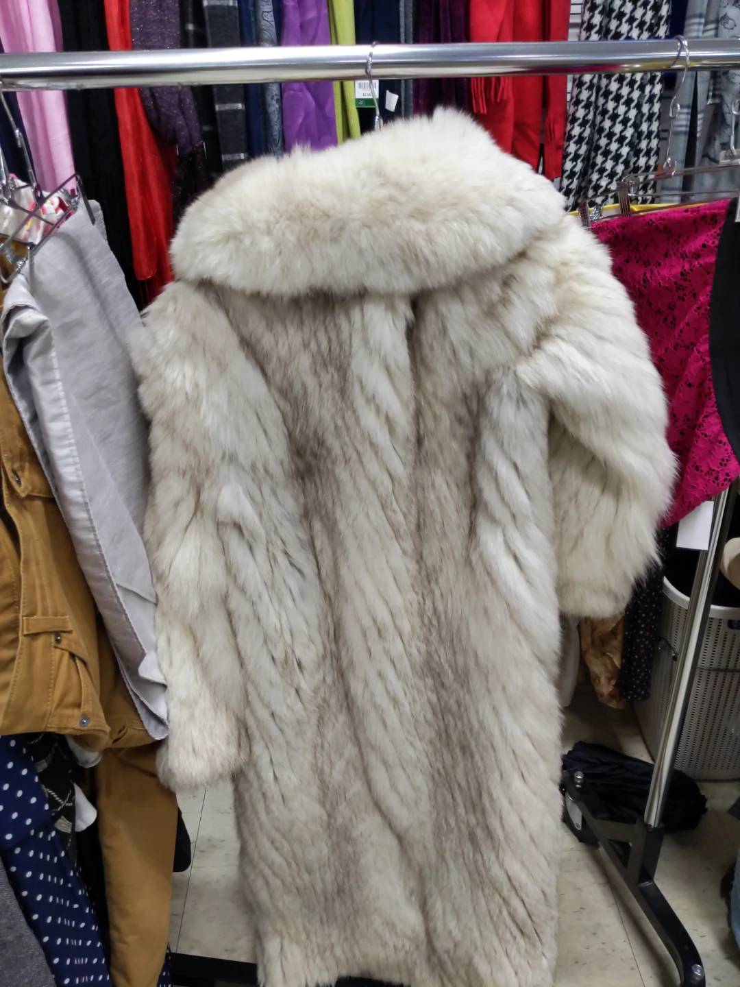 White Fur Coat like new vintage - photo 2