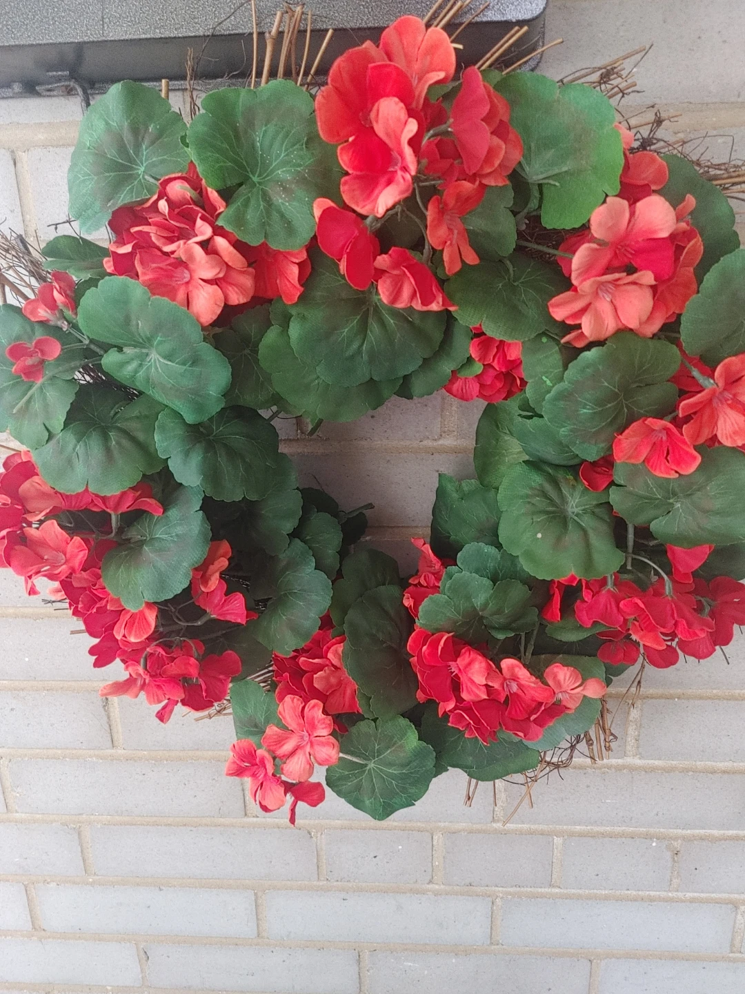 Red Geranium Wreath - photo 2