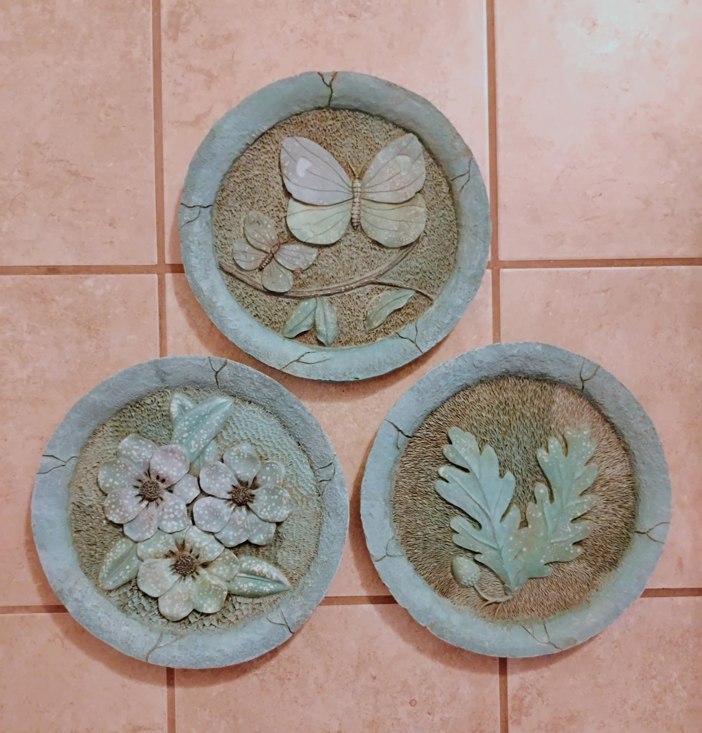 NATURE-THEMED ROUND STEPPING STONES