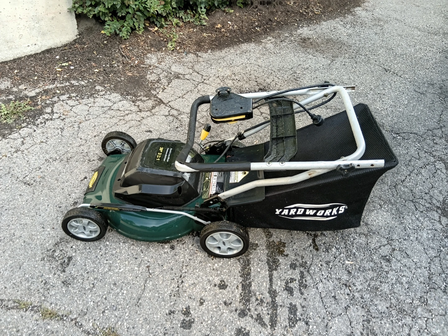 Yardworks 20" Premium 3-in-1 Electric Lawn Mower - photo 4