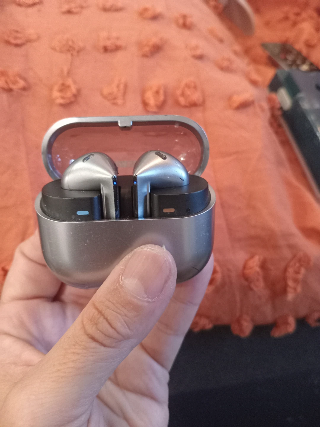 Samsung Silver Wireless Earbuds