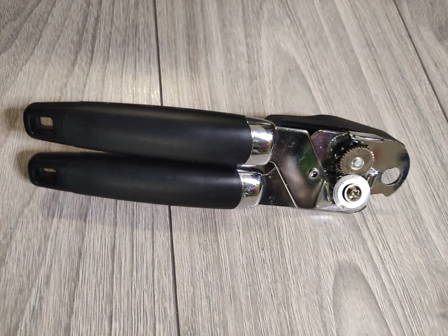 Manual Can Opener with Black Handles 🏈 - photo 2