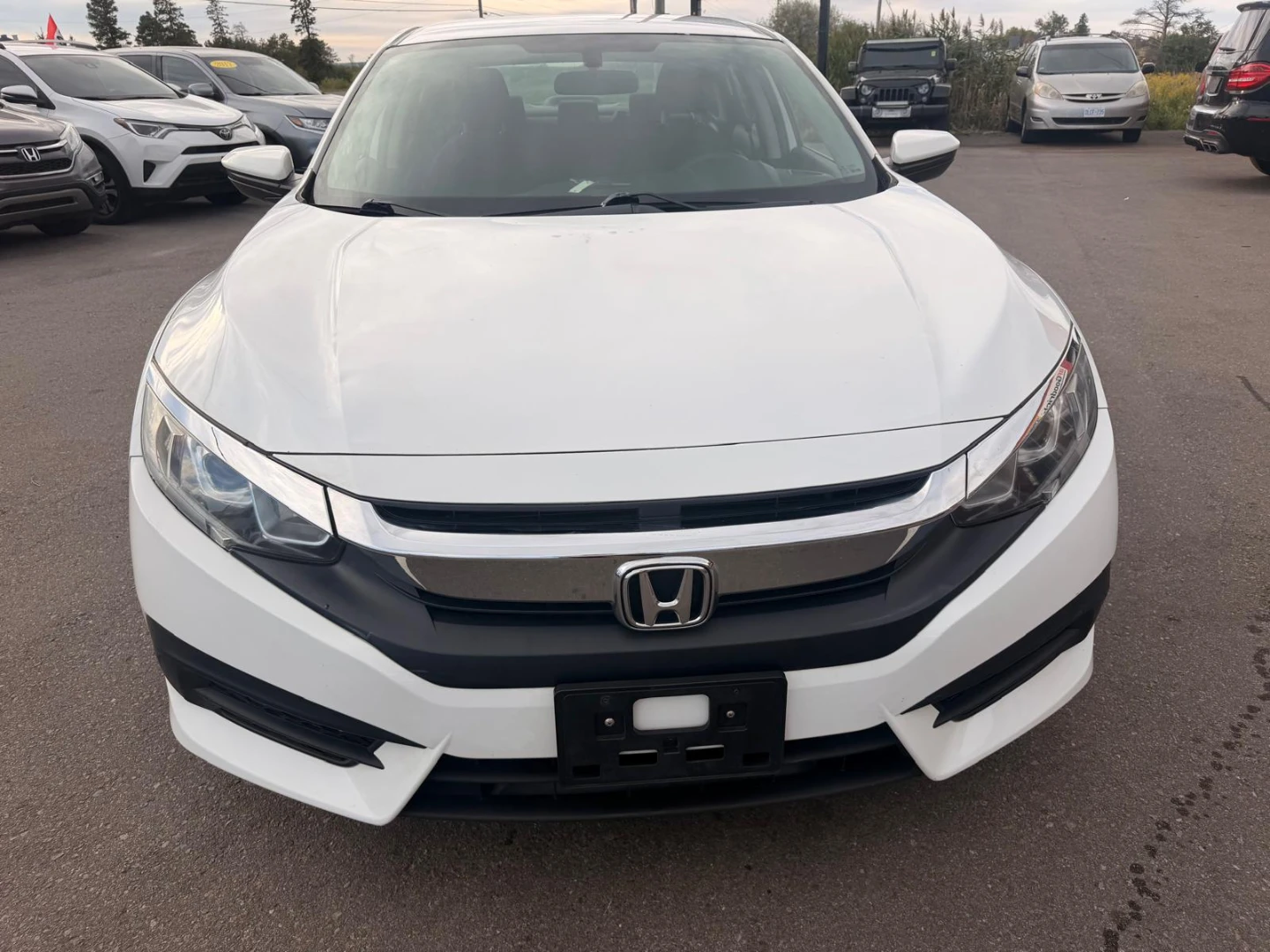 White Honda Civic Sedan, 193,993KM - photo 2