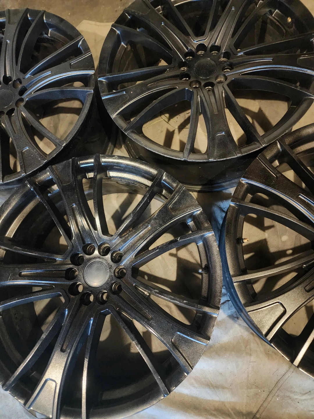 Set of 4 Multi-Spoke Aftermarket 20in. Wheels. - photo 2