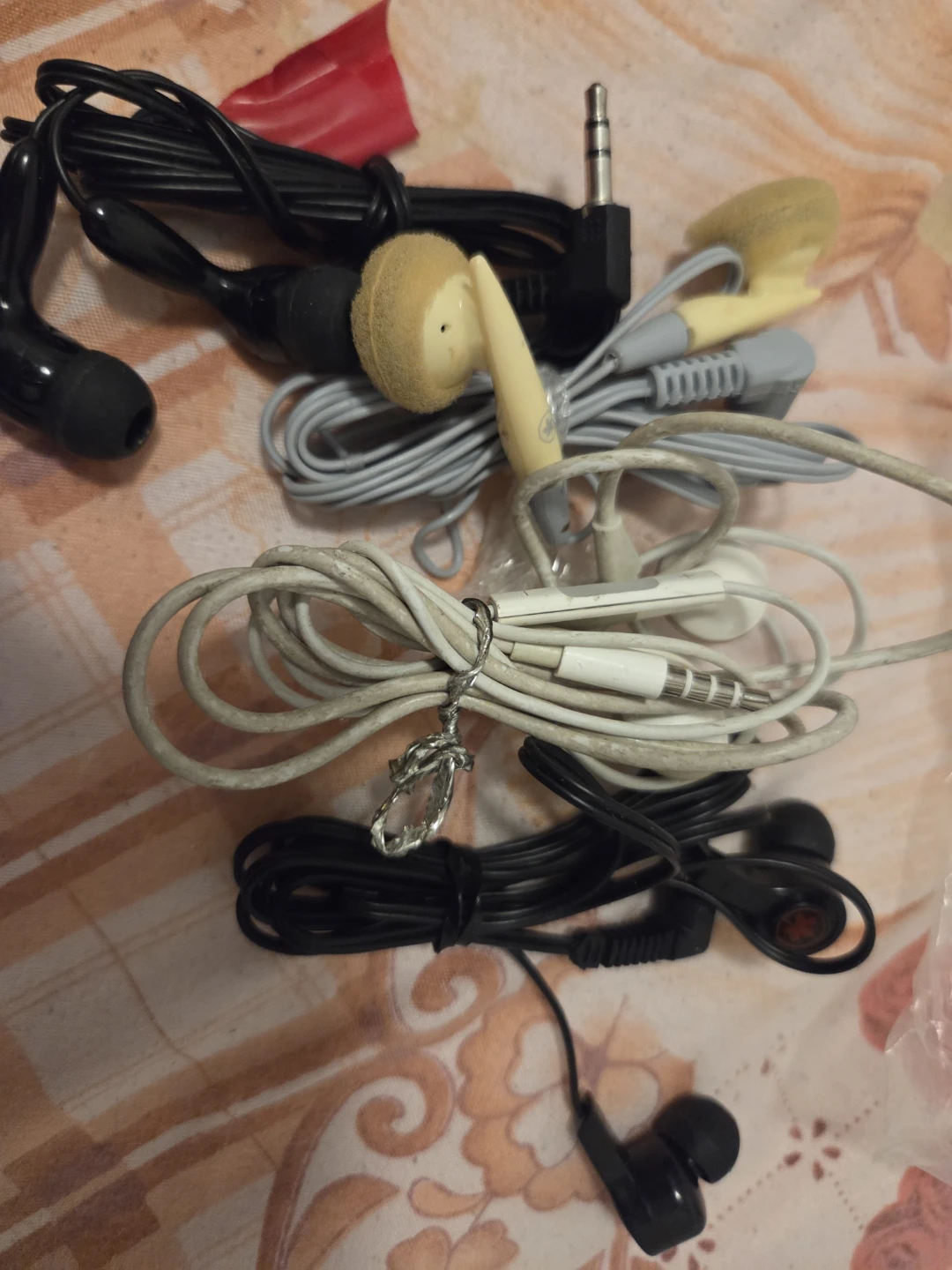 Assorted wired earphones (lot of 3) - photo 4