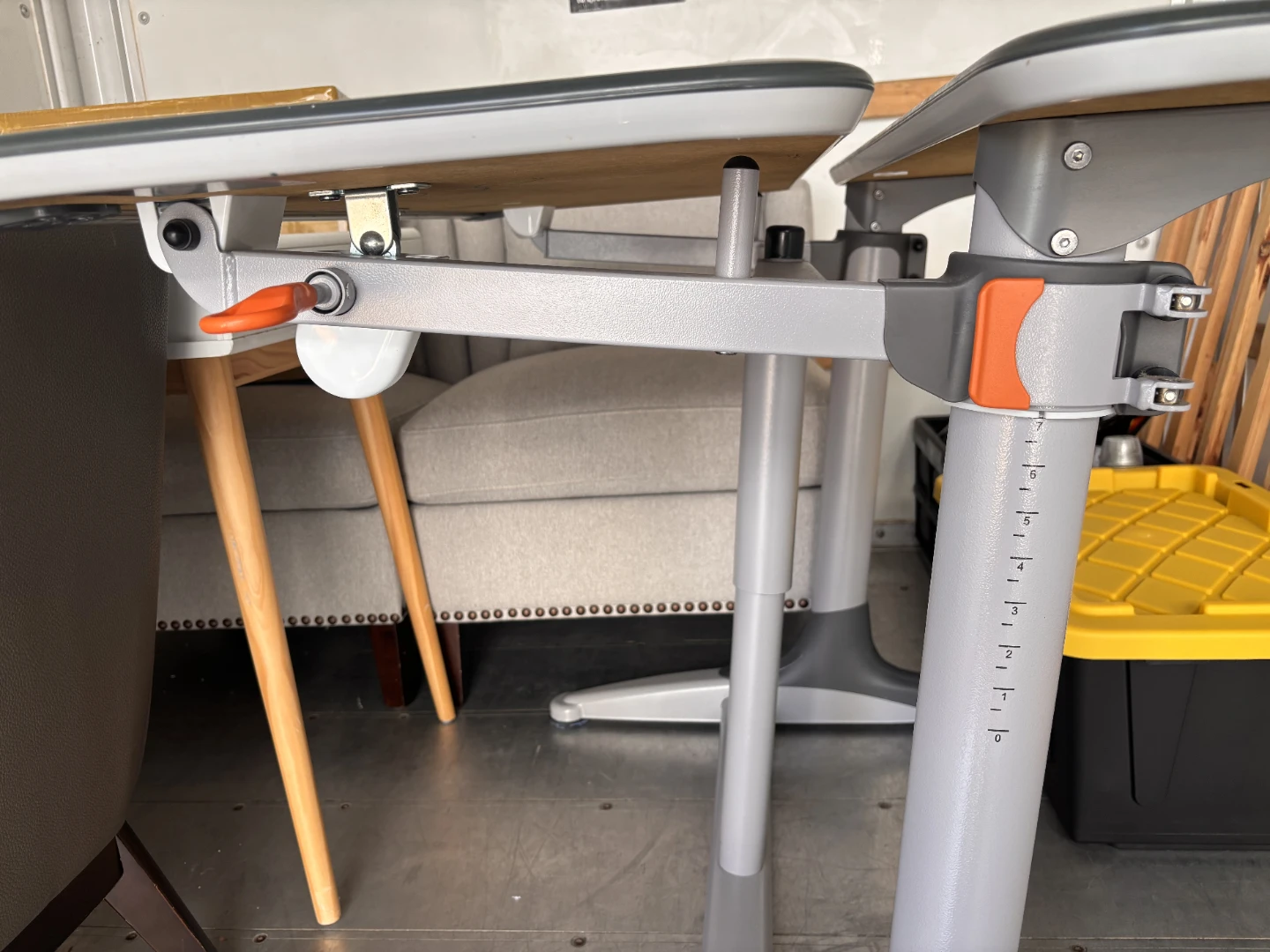 Kids height-adjustable desk - photo 3