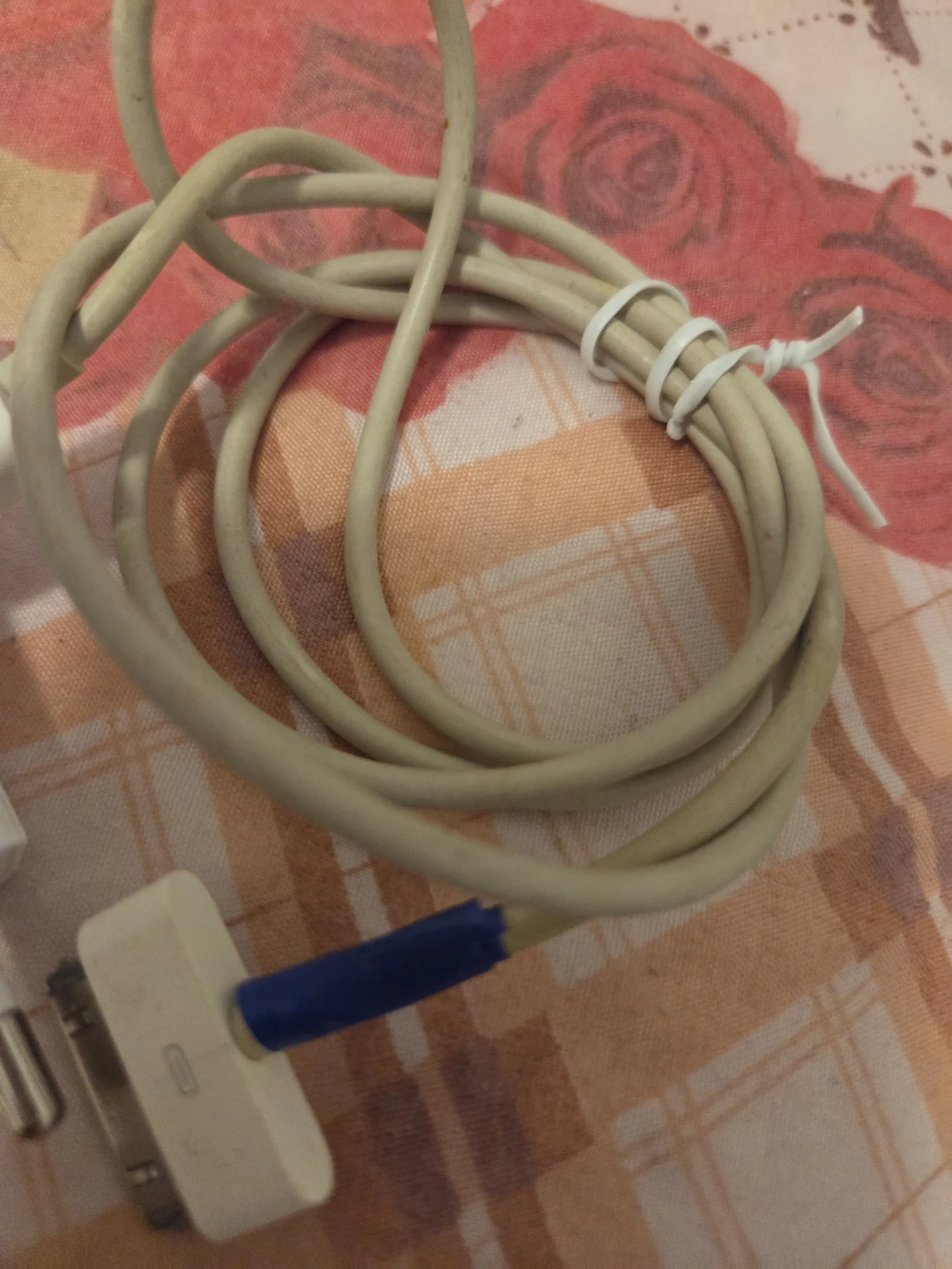 Samsung 30-pin wall charger - photo 3