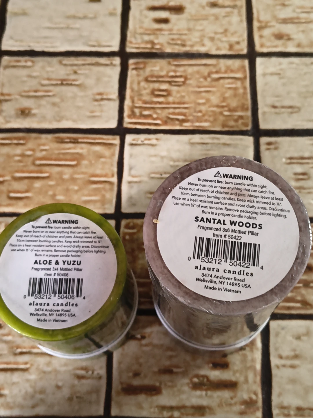 Two Alaura Candles: Aloe & Yuzu and Santal Woods - photo 5