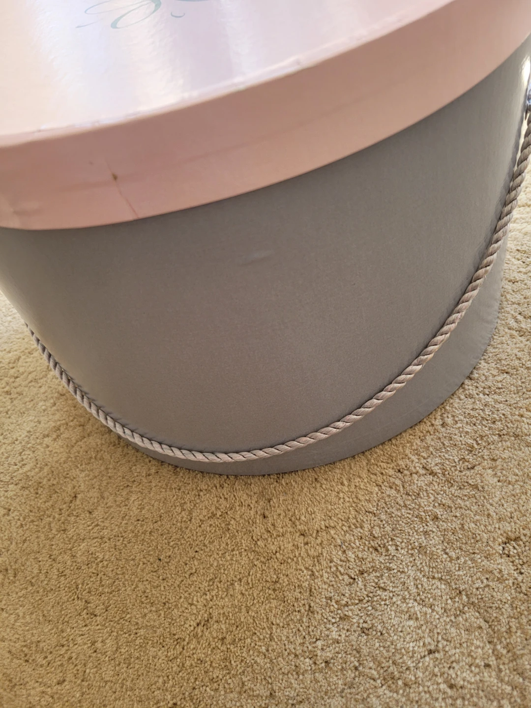 Vintage Eaton's Round Hat Box - photo 4