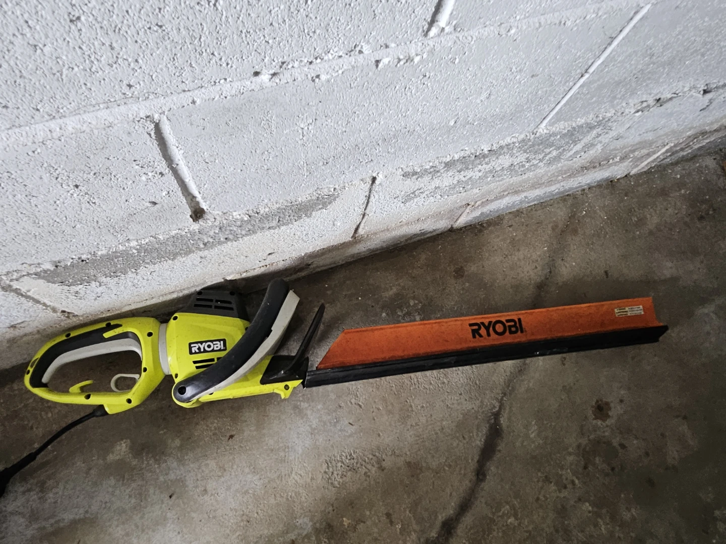 Ryobi Corded Hedge Trimmer