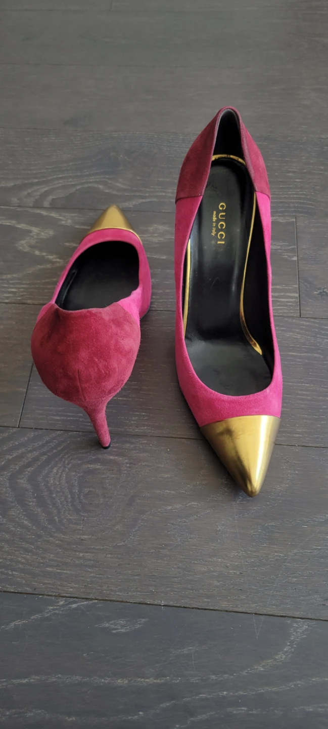 Gucci Shoes Pink Suede  Gold Cap Toe Pumps 9.5 - photo 3
