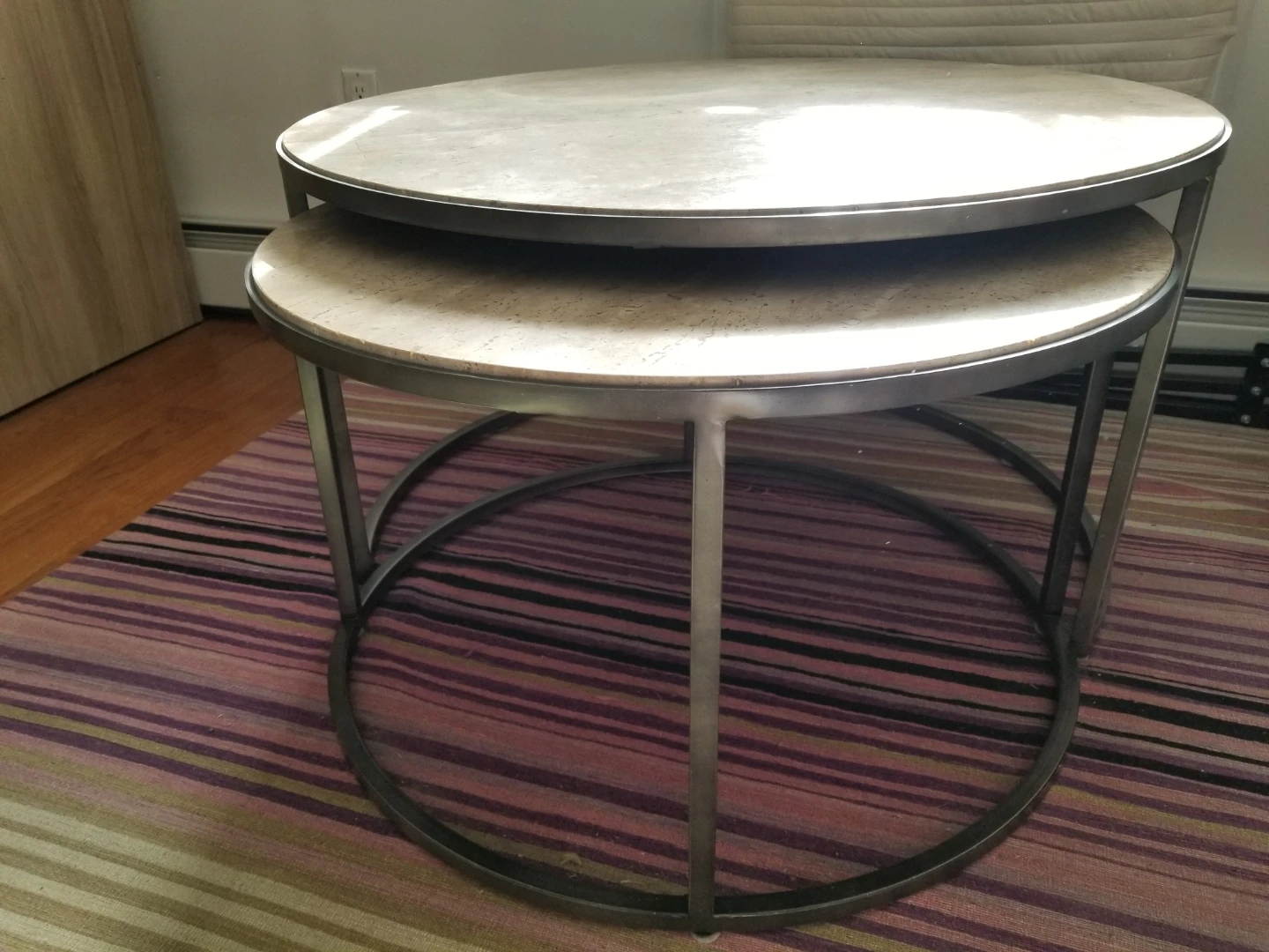 Round Nesting Coffee Table set  w/ Side Accent Table