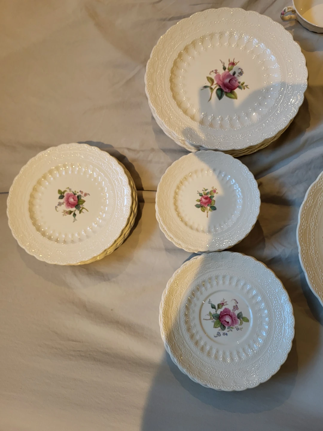 Vintage Rose Floral Porcelain Dinnerware Set - photo 3
