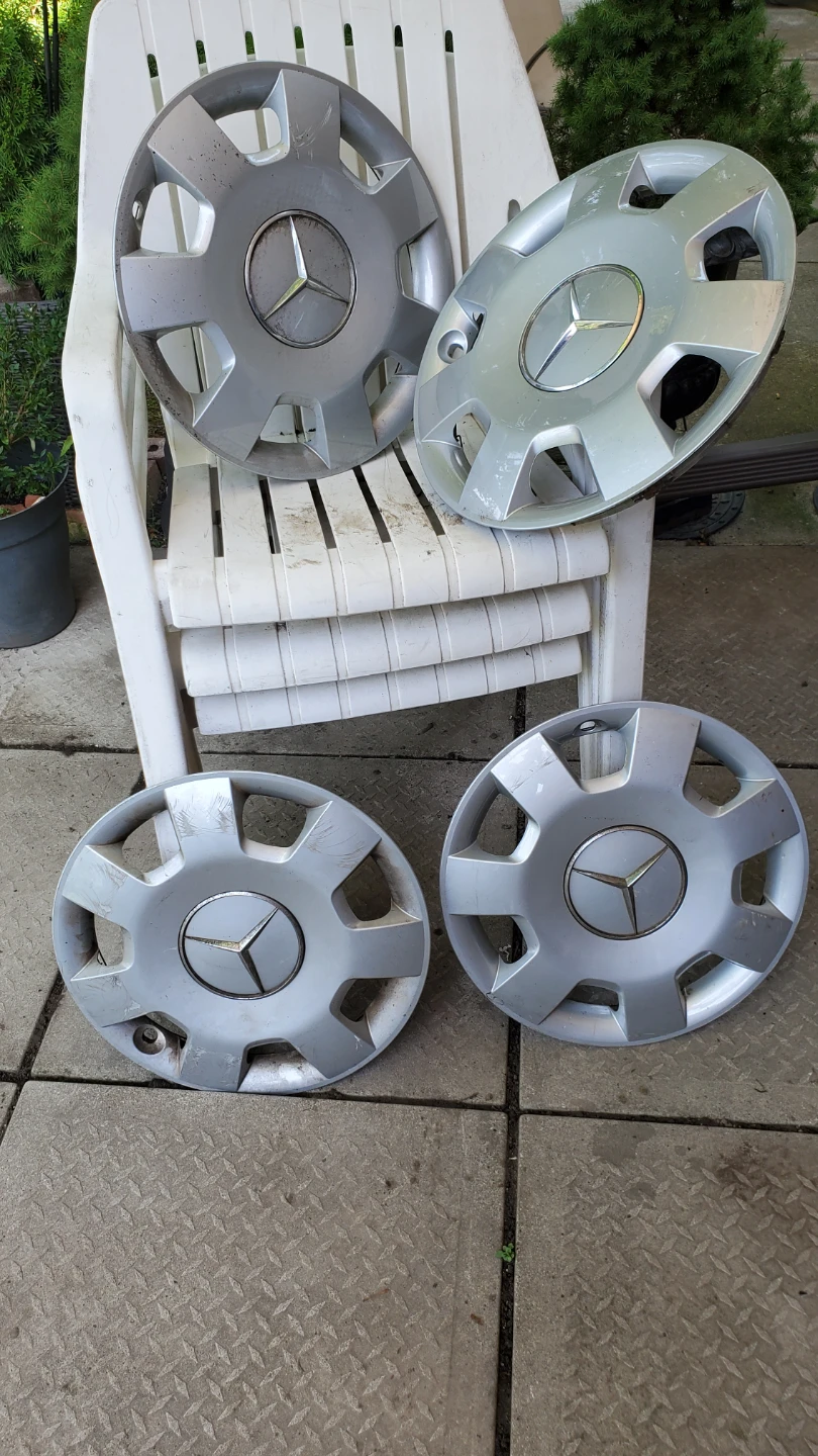 Set of 4 Mercedes-Benz B200 Hubcaps