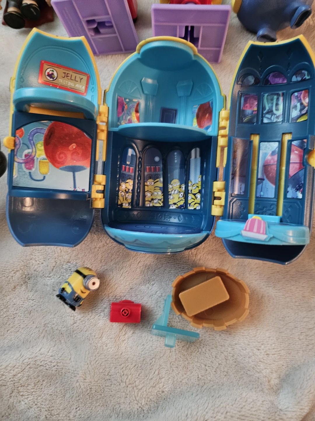 Minions Assorted Figure and Playset Collection - photo 3