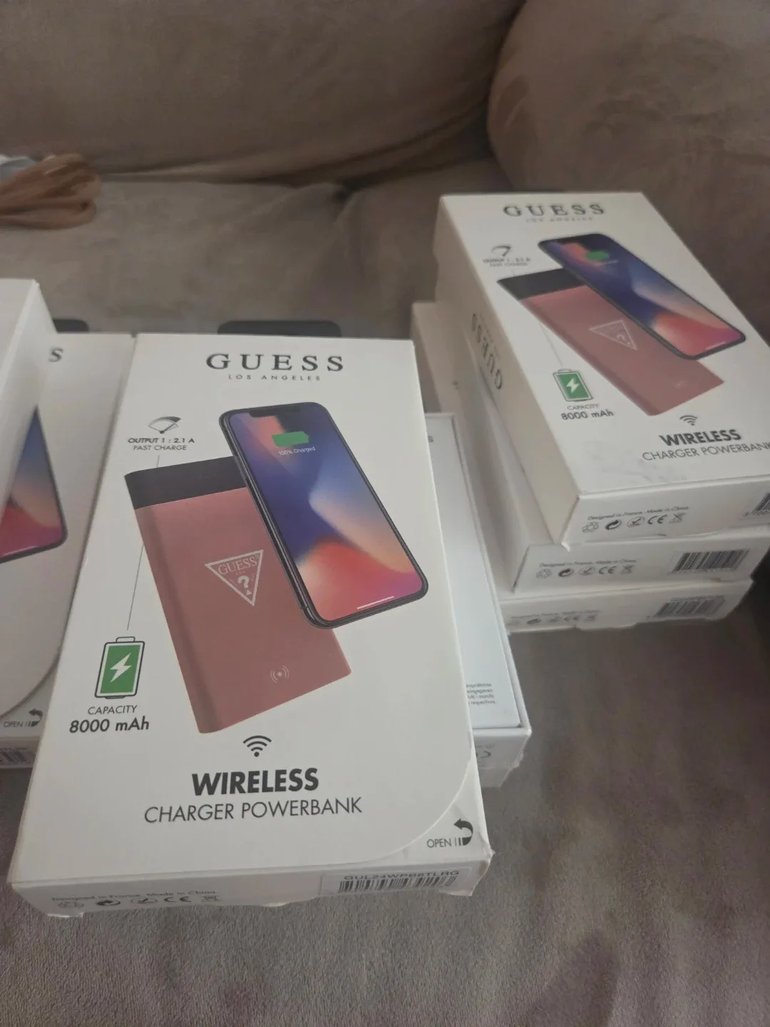 GUESS Wireless Charger Powerbank - 8000 mAh