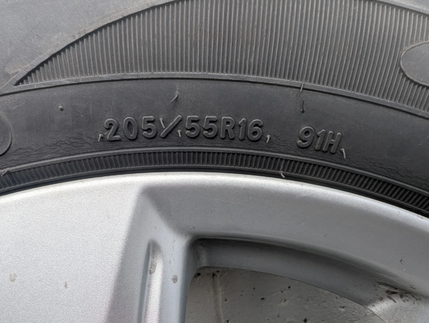 Set of 4 Mazda alloy wheels with Goodyear tires - photo 3