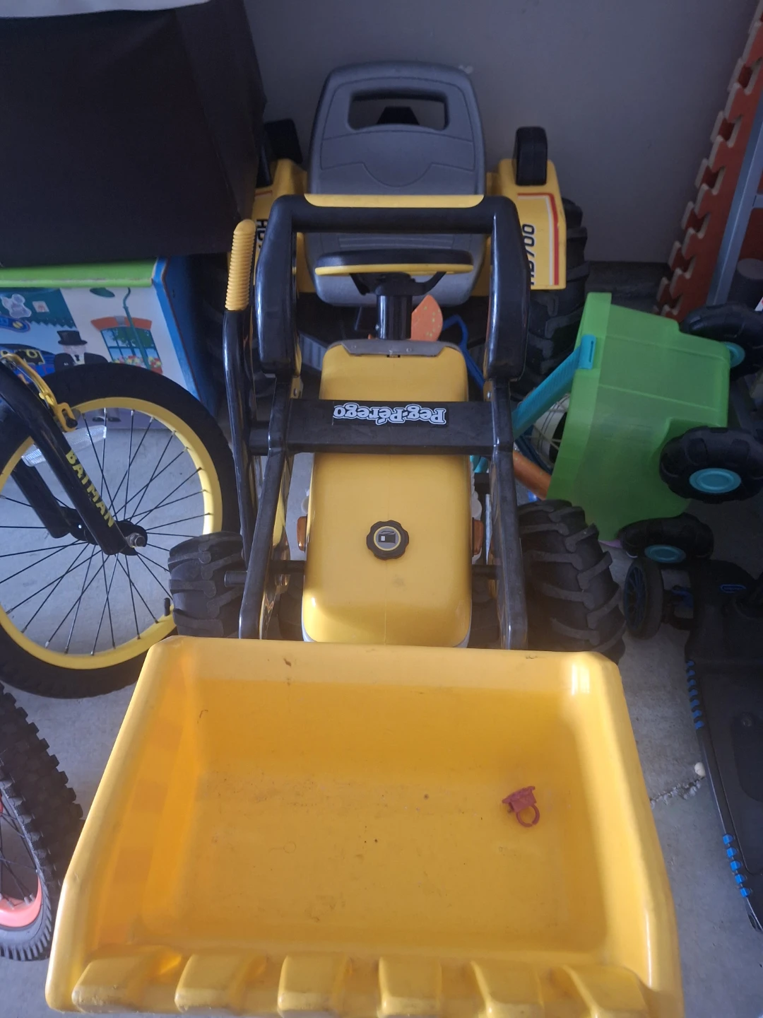 Peg Perego HD700 Excavator Ride-On Toy