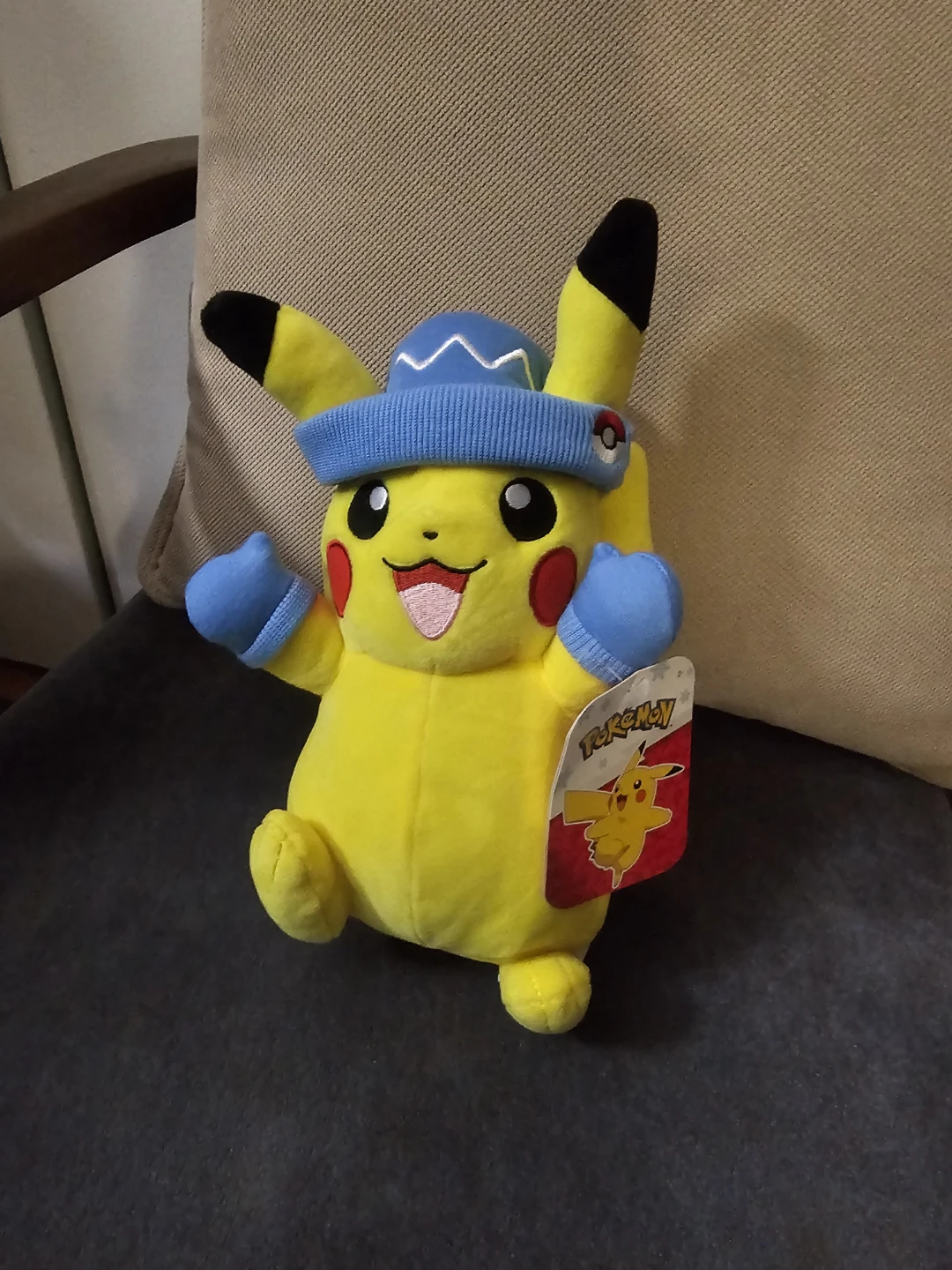 Jazwares Pokemon Pikachu Winter Plush