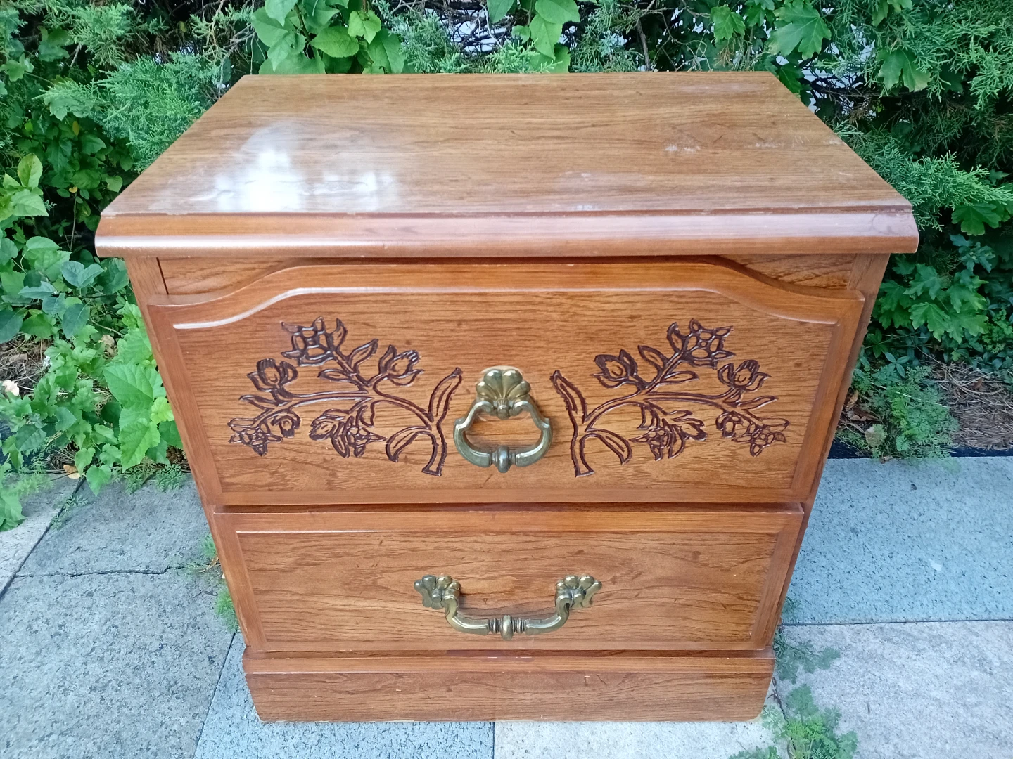 Wooden two-drawer nightstand - photo 4
