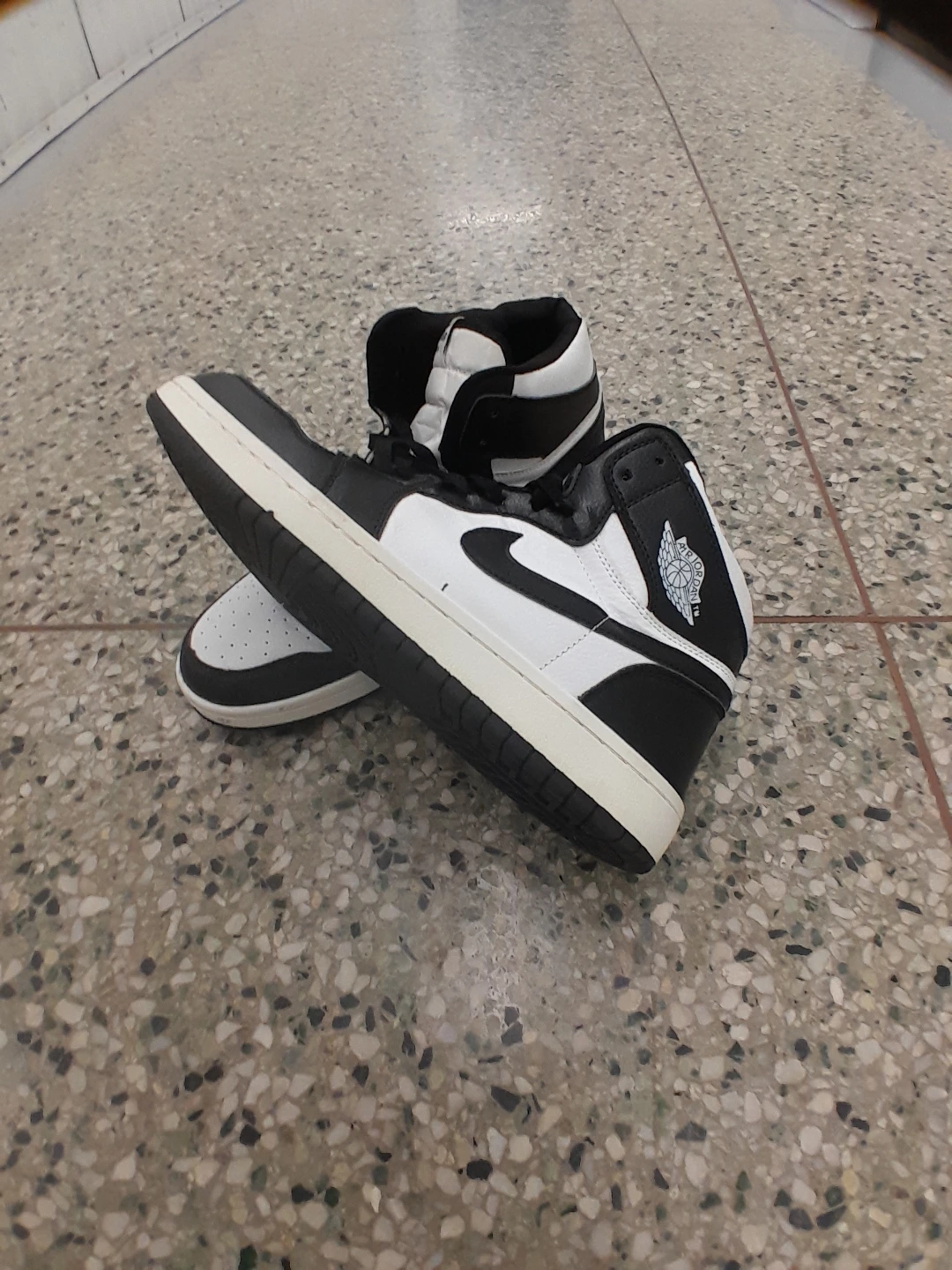 Nike Air Jordan High-Top Sneakers Men's Size 11 - photo 4