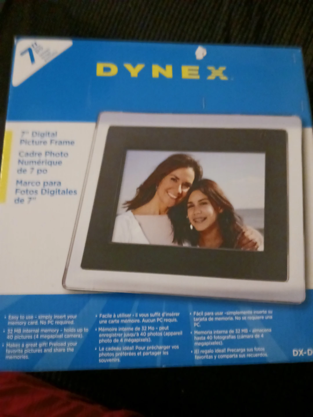 Dynex 7-inch Digital Picture Frame