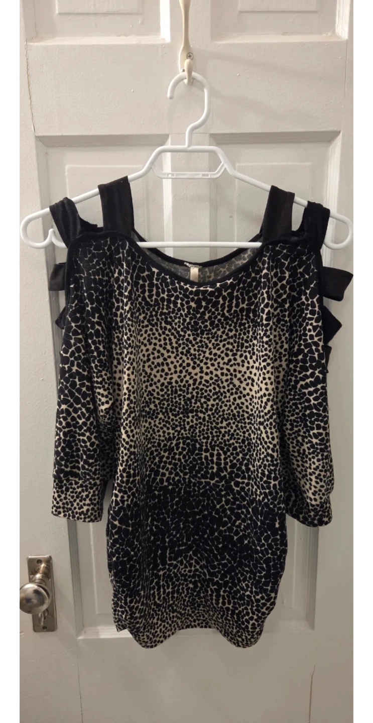 Cold Shoulder Leopard Print Top size M