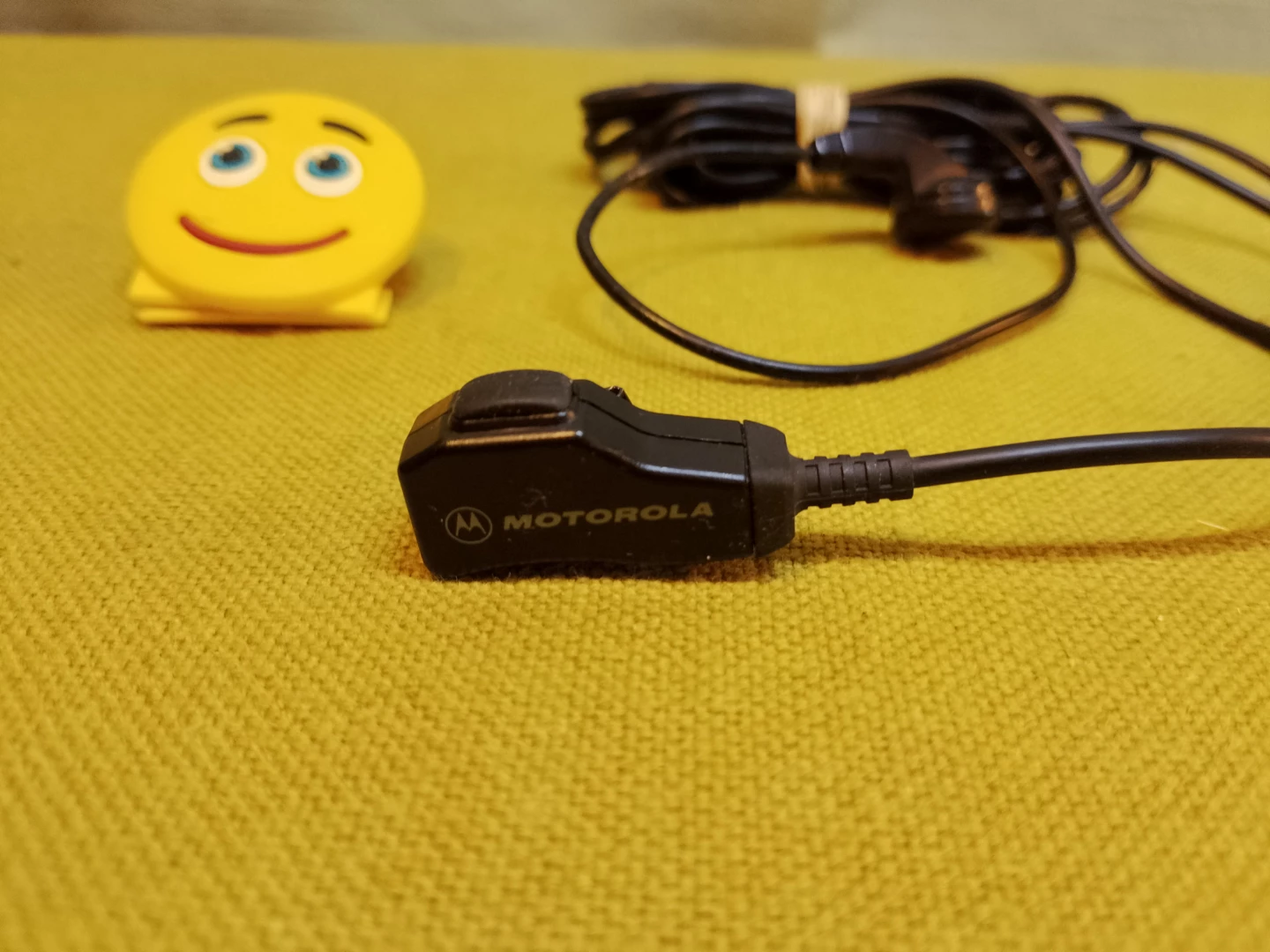 🏈 🗣️ ➡️ Motorola 2-Way Radio Earpiece - photo 2