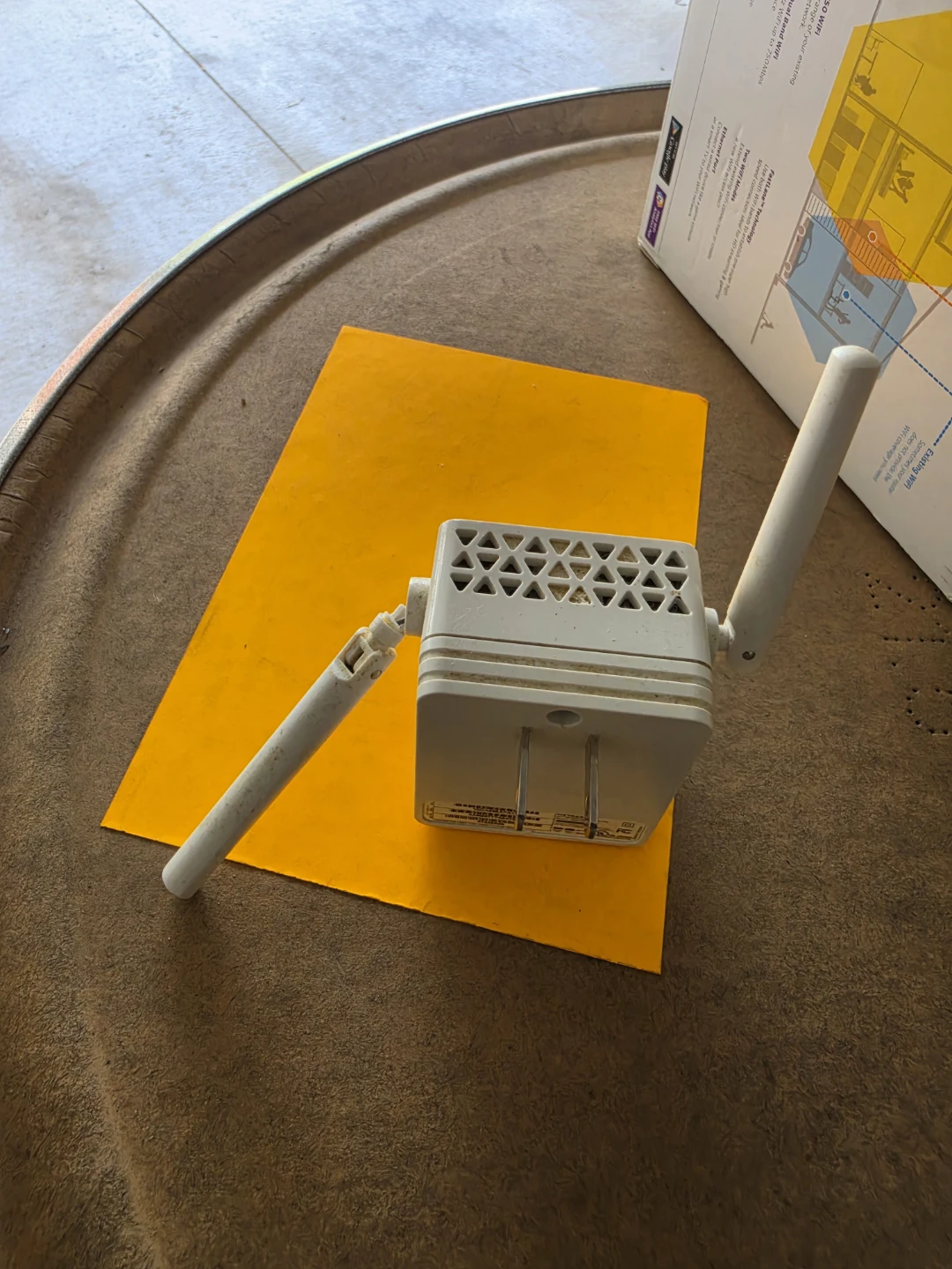 Netgear AC750 WiFi Range Extender EX3700 (Item #007) - photo 3