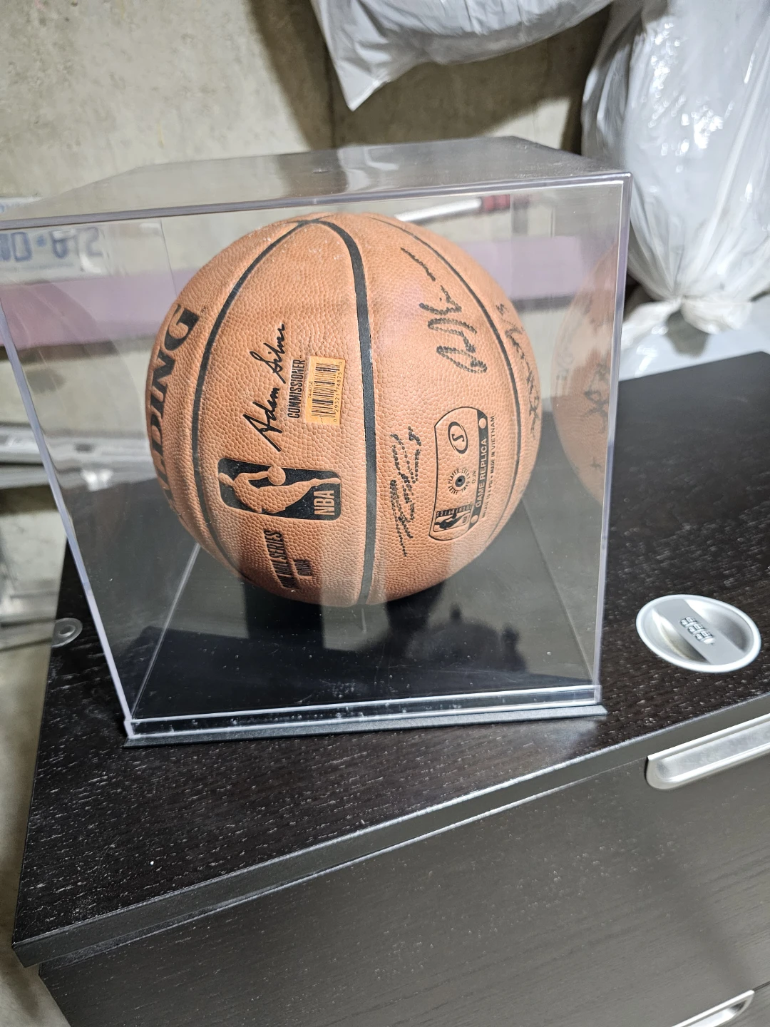 Basketball Display case - photo 2