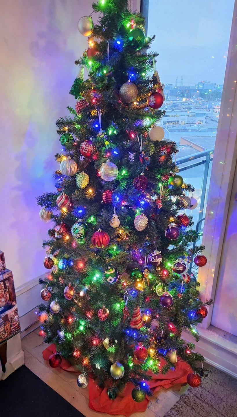 7.5ft Holiday Time Pre-Lit Kennedy Fir Christmas Tree - photo 4