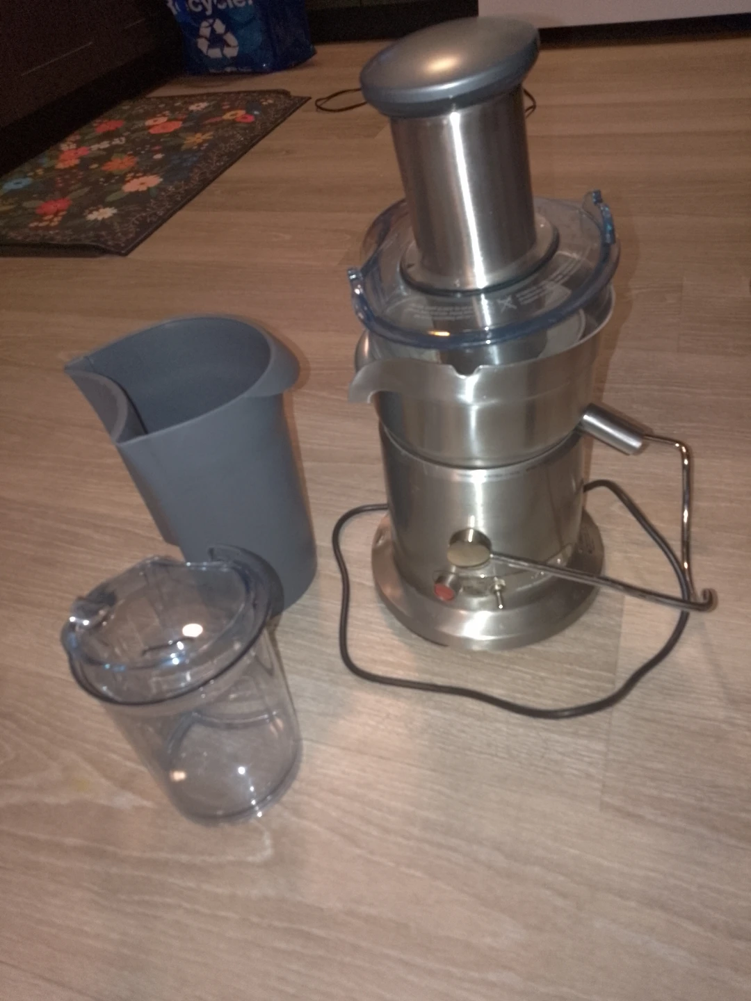 Stainless Steel Juice Extractor - photo 2