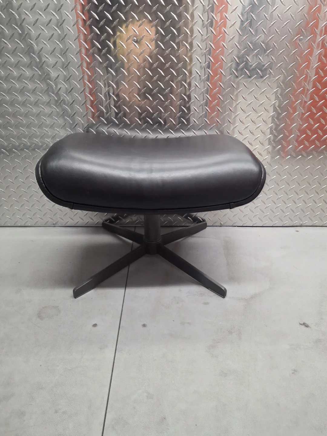 Black Leather Ottoman - photo 3