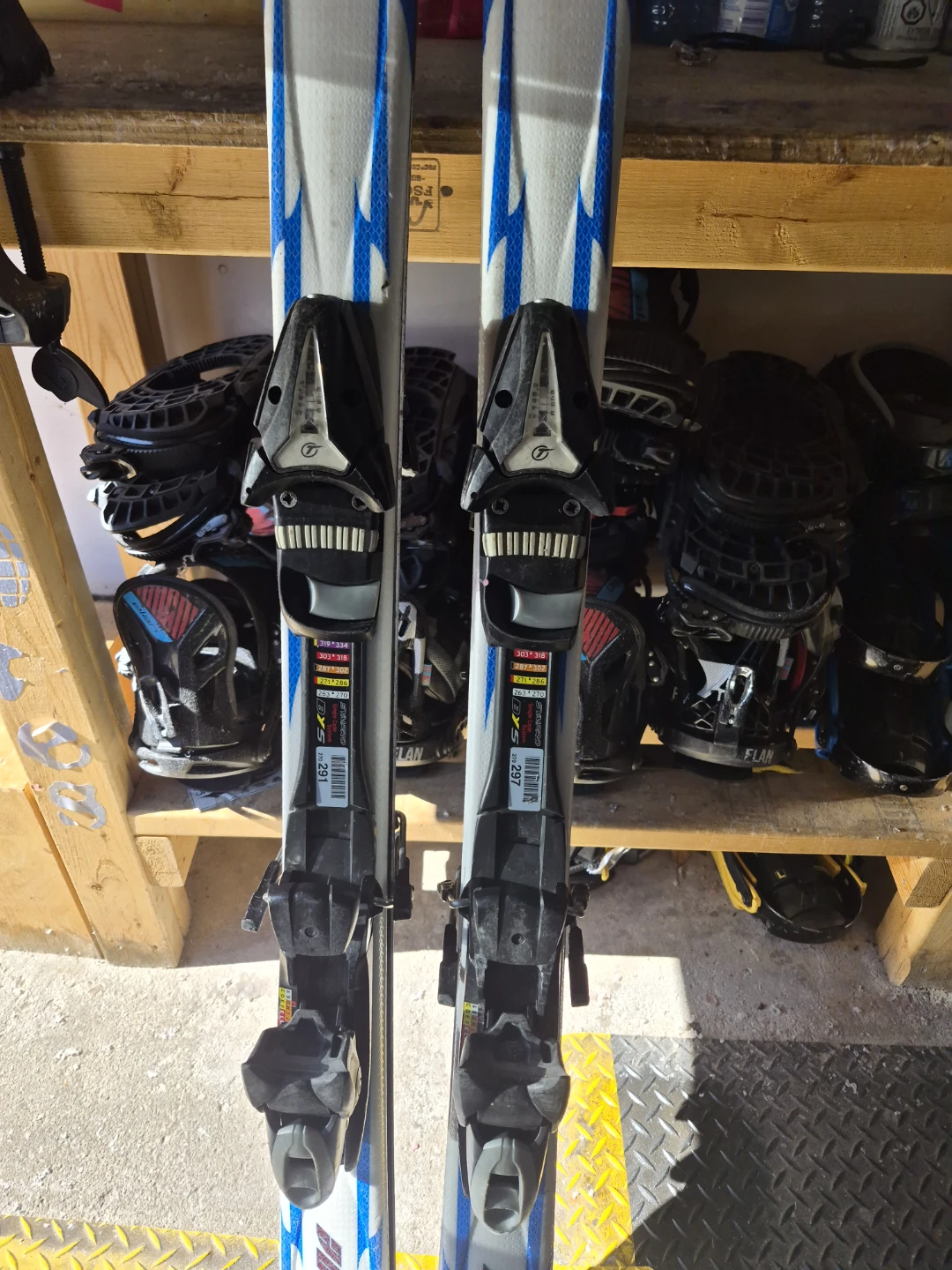 Head Shape Skis 156cm